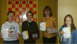  Radvilė Klepeckaitė (M 12- I vieta), Aurelija Juknaitė(M12- II vieta), Gabrielė Zybartaitė (M 17- I vieta), Aušrinė Glindaitė (M 10- III vieta)